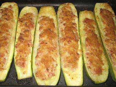 Zucchine ripiene di mollica di pane