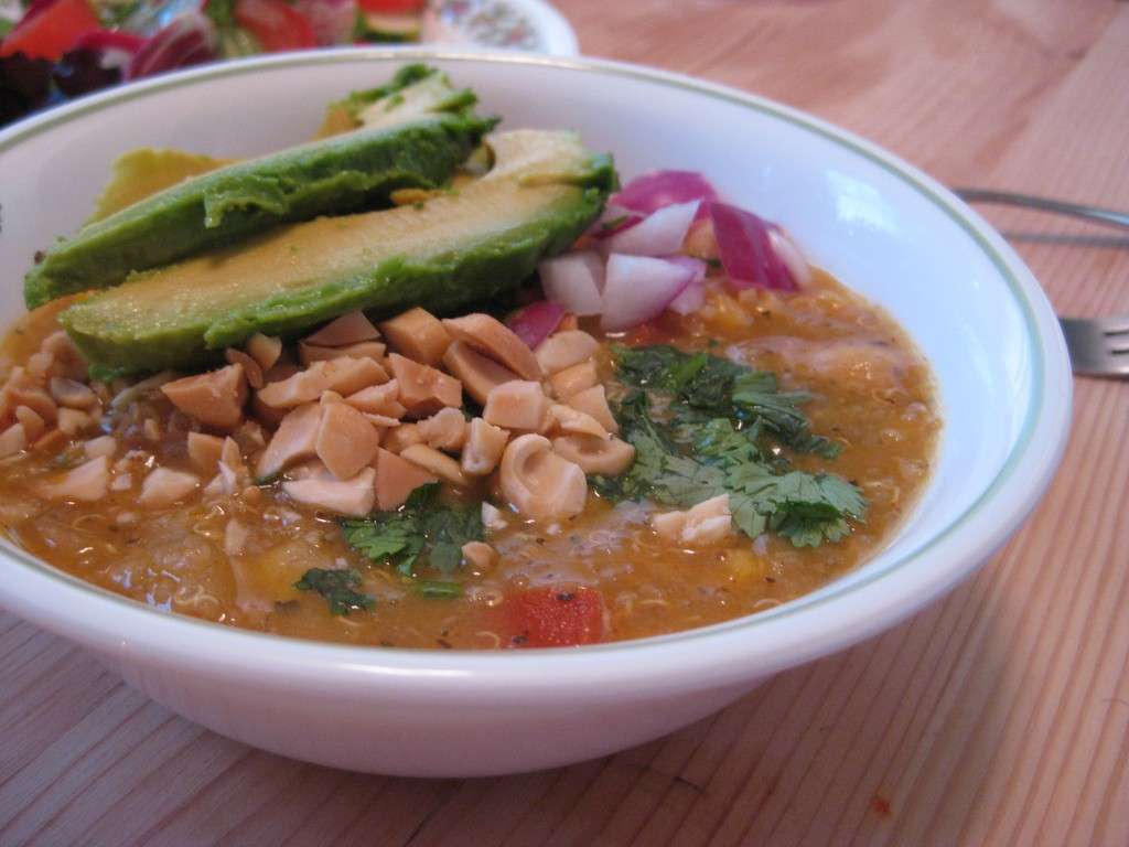 Zuppa esotica di quinoa