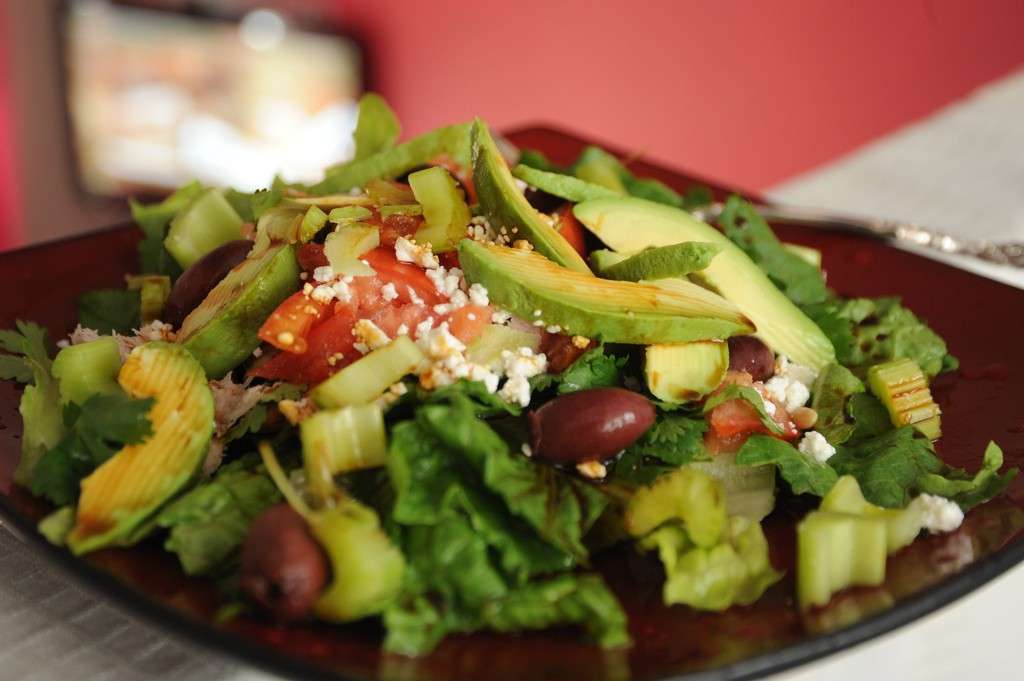 Avocado e feta per insalata estiva