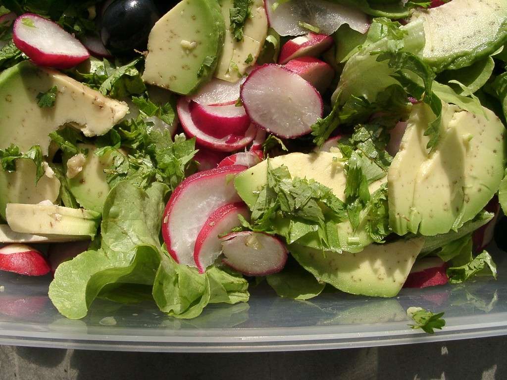 Avocado salad con rapanelli