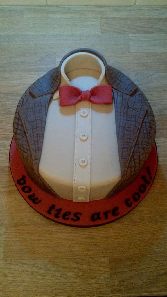 Giacca e papillon come torta