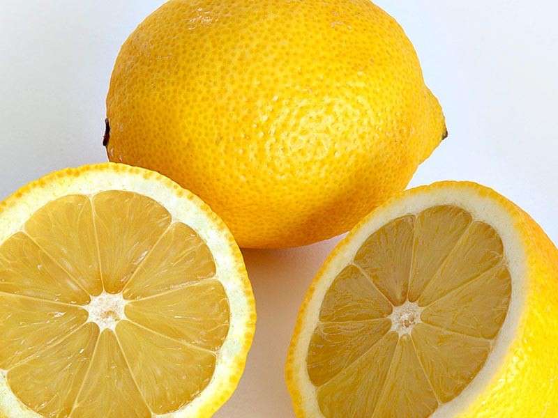 Limone per eliminare gli odori