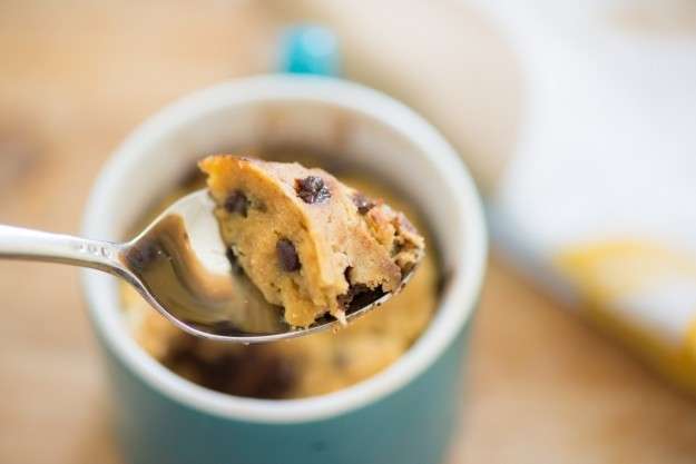 Biscotti e cioccolato per la mug cake