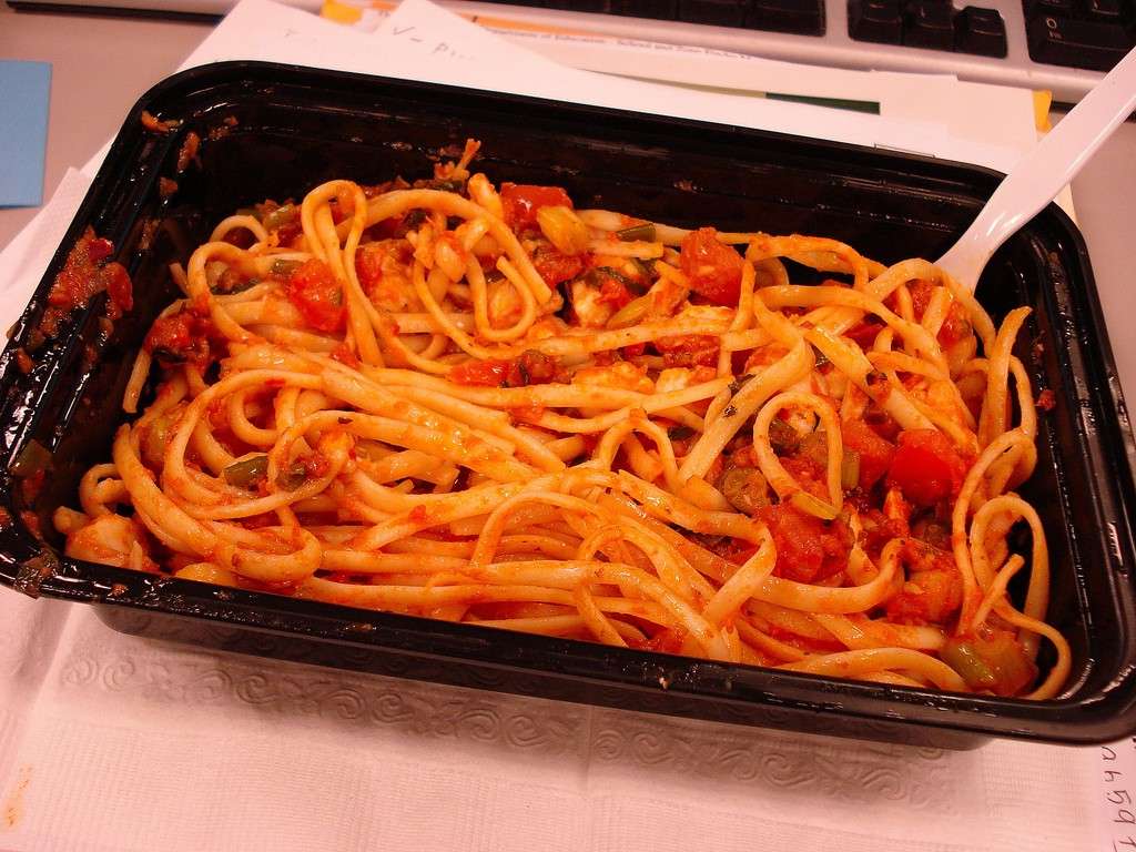 Pasta al sugo come schiscietta