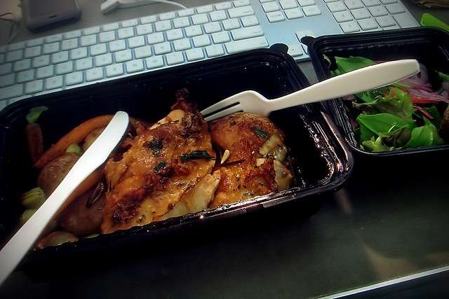 Pollo e insalata come schiscia