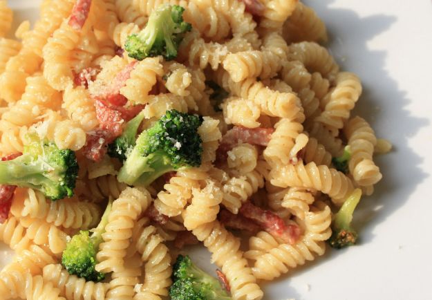 pasta broccoli e speck