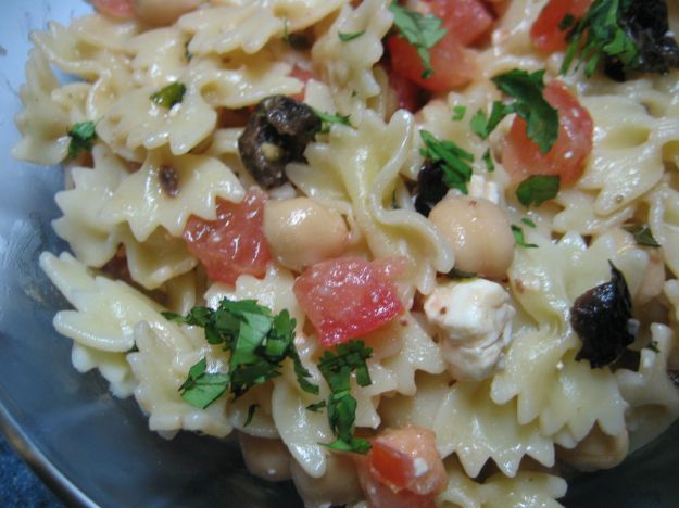 pasta con ceci pomodorini e olive