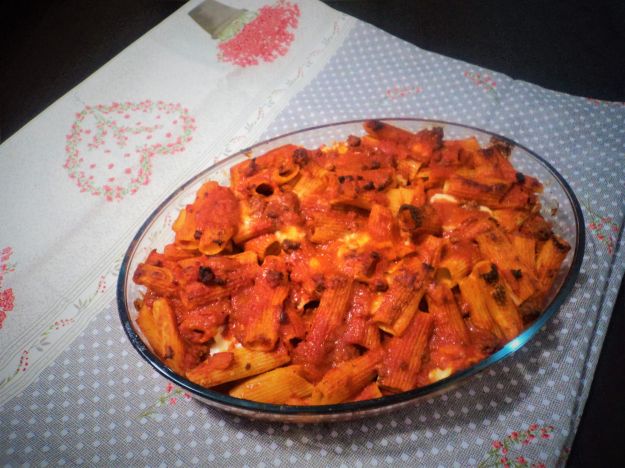 Pasta gratinata al sugo