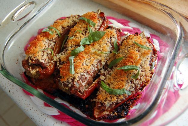 Peperoni ripieni al forno