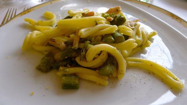 Ragù di seppioline e asparagi