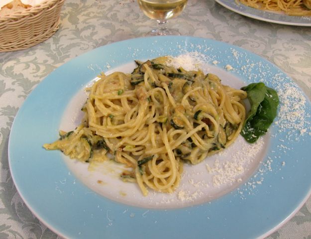 spaghetti alla nerano zucchine