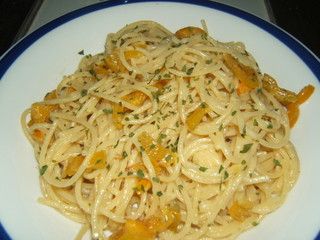 Spaghetti speziati con peperoni e stracchino