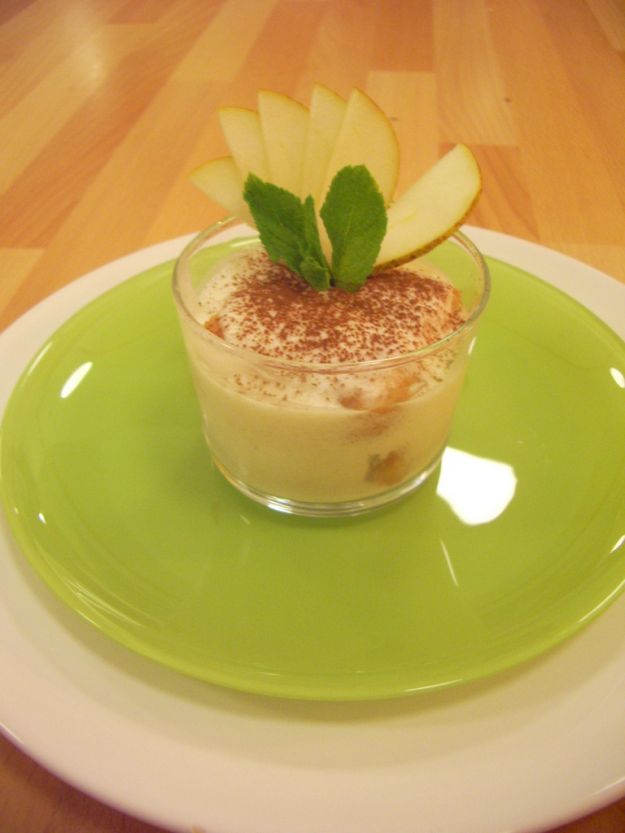 tiramisù senza caffè con pere e cioccolato