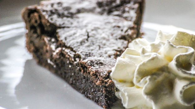 Torta cioccolato e datteri