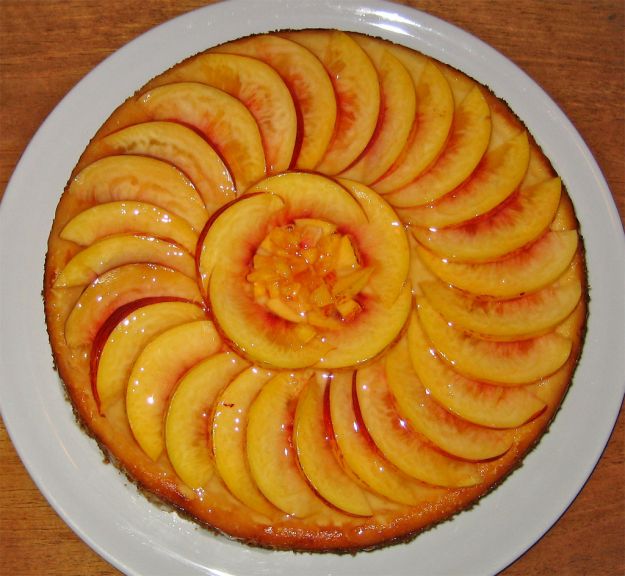 torta con marmellata di pesche