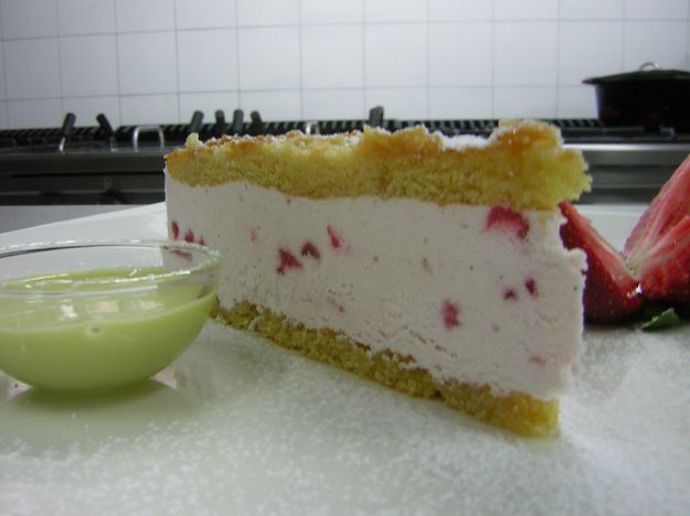 torta di ricotta con fragole