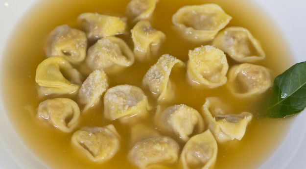 Tortellini in brodo