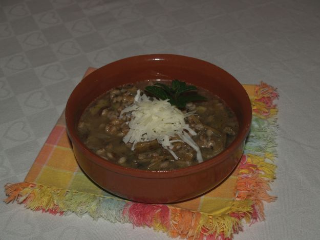 zuppa di farro e carciofi