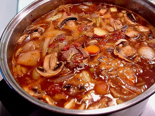 Zuppa di funghi col guanciale