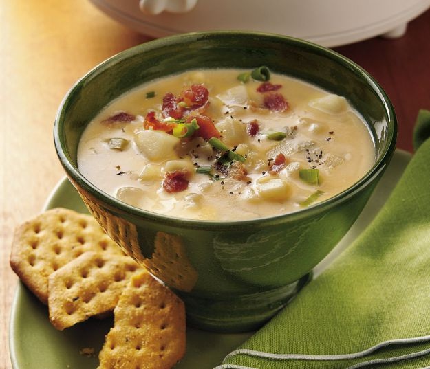 Zuppa di patate, fave e carciofi