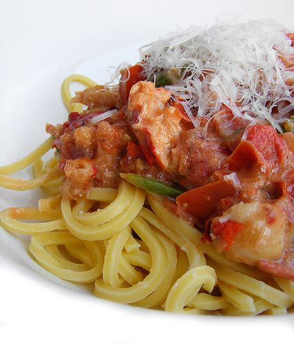 Spaghetti alla chitarra con sugo di aragosta