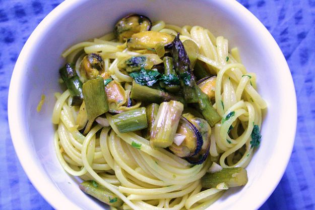 spaghetti asparagi e cozze