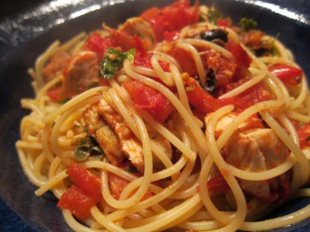 Spaghetti con il sugo di pesce