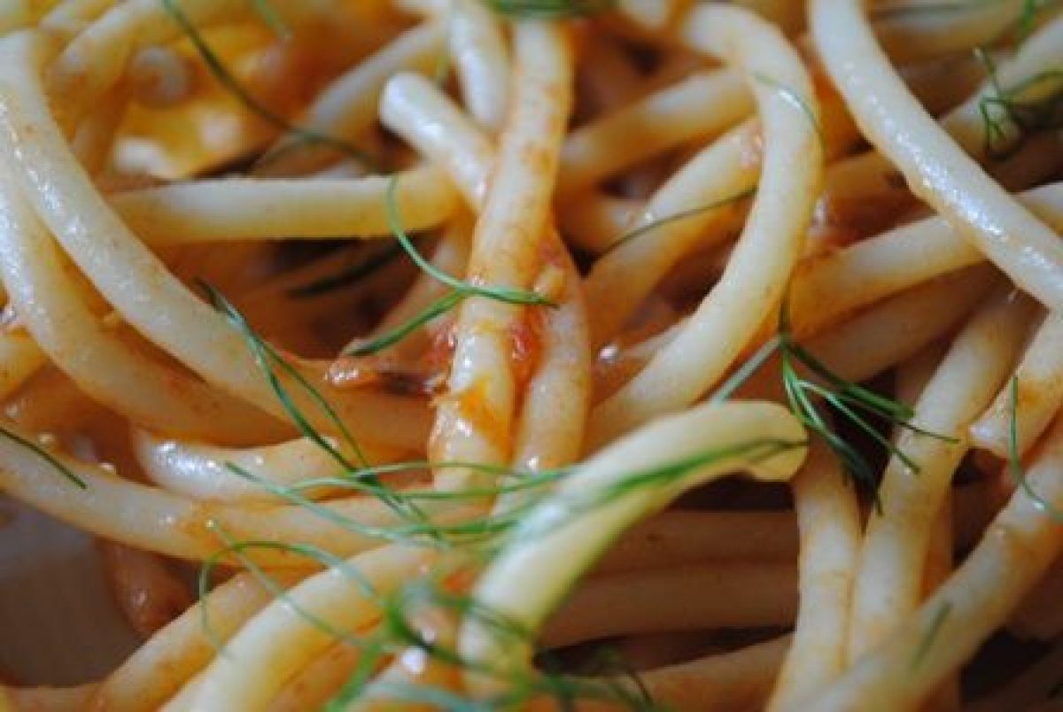 Spaghetti con finocchietto e mollica di pane