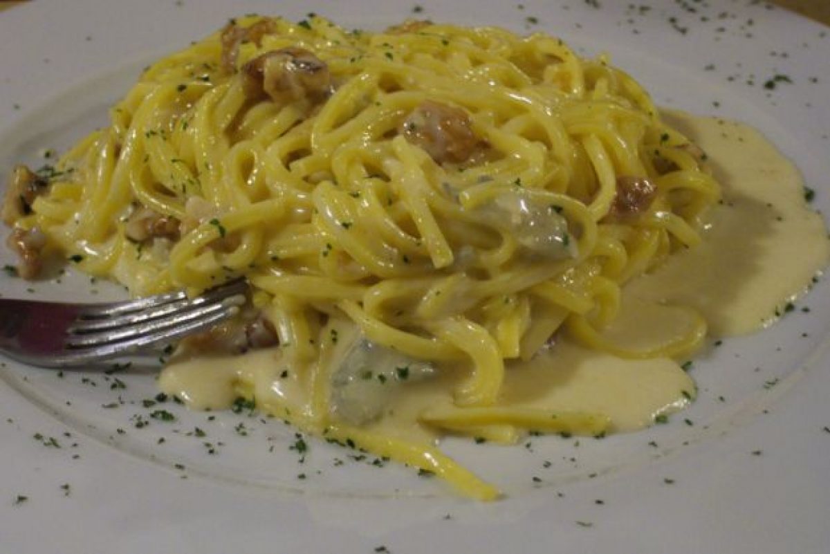 Spaghetti con pancetta e gorgonzola