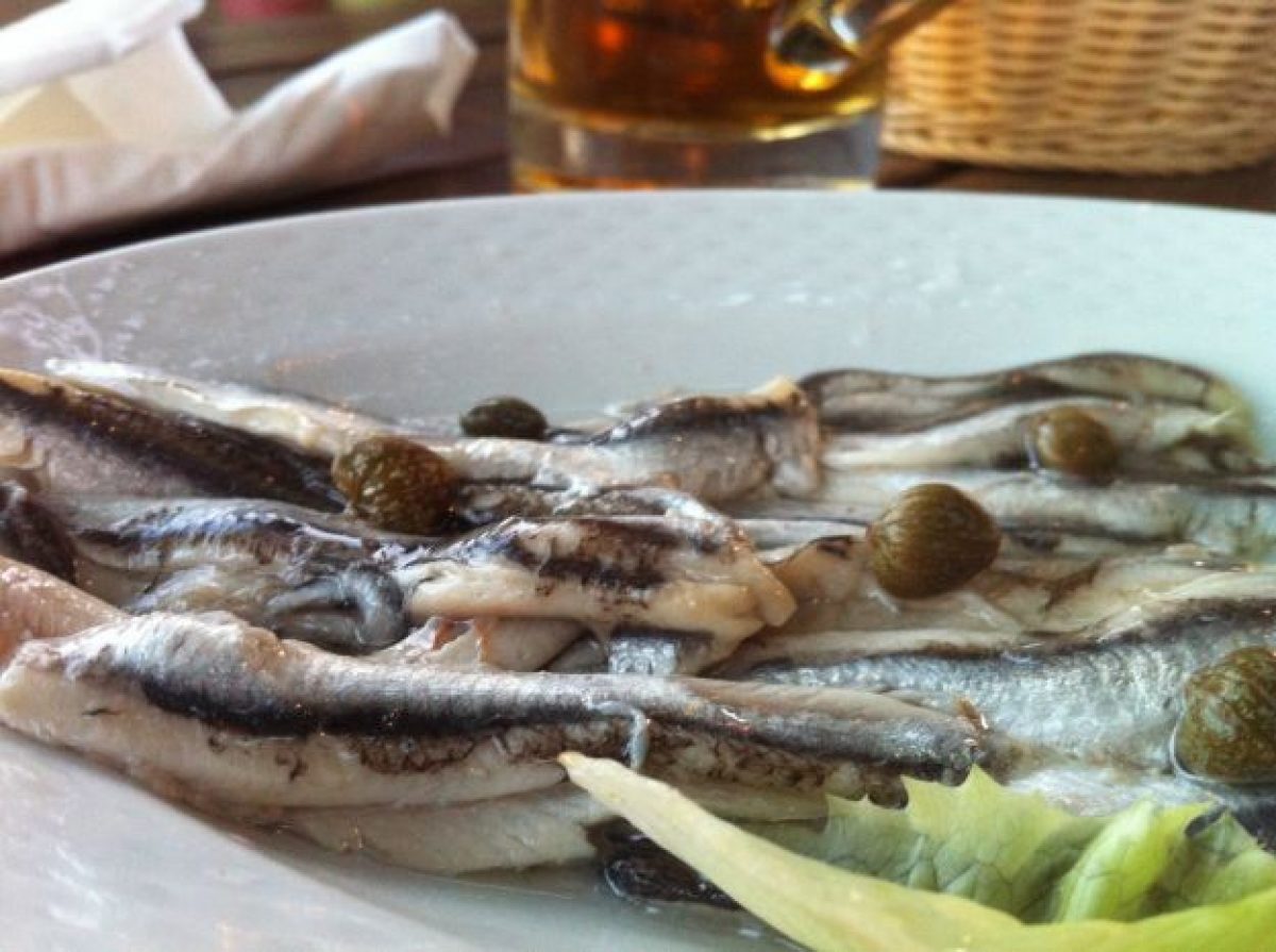 Sushi di acciughe all’italiana