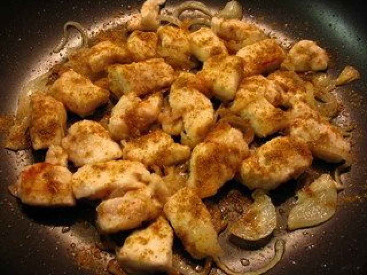 Secondi piatti: tacchino con cipolle e erba cipollina