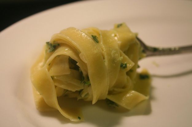 tagliatelle con zucchine e aceto balsamico