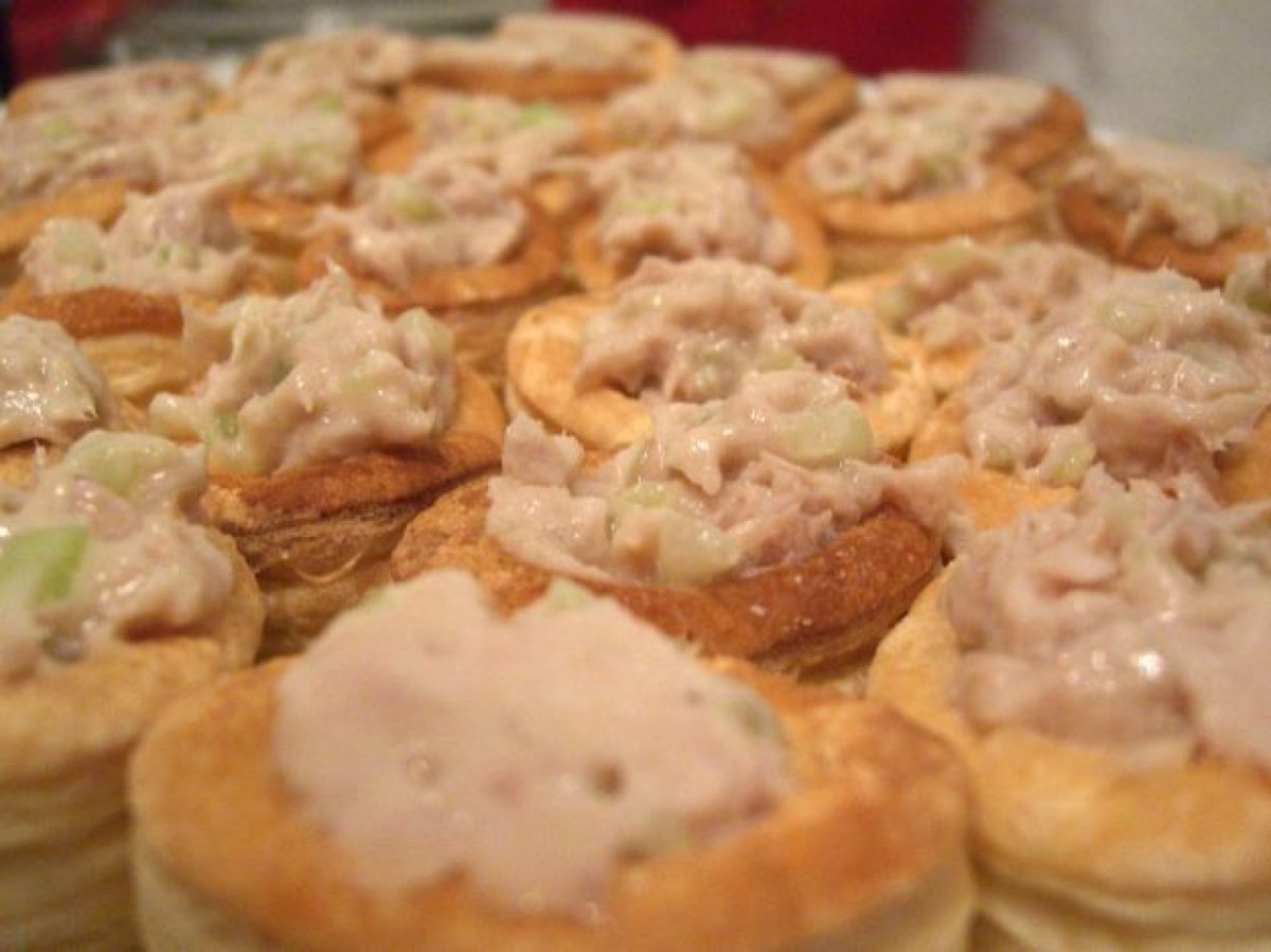 Tartine al tonno in salsa rosa
