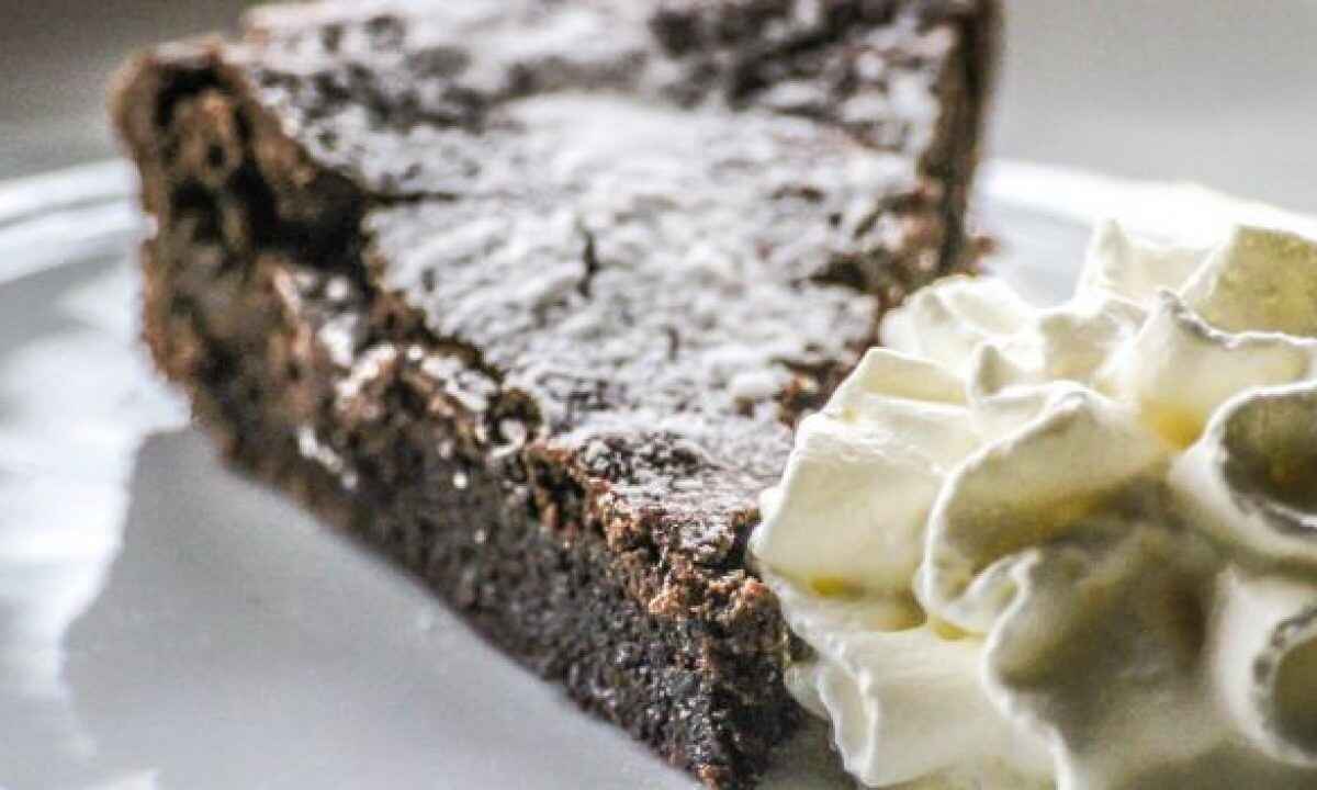 Torta cioccolato e datteri