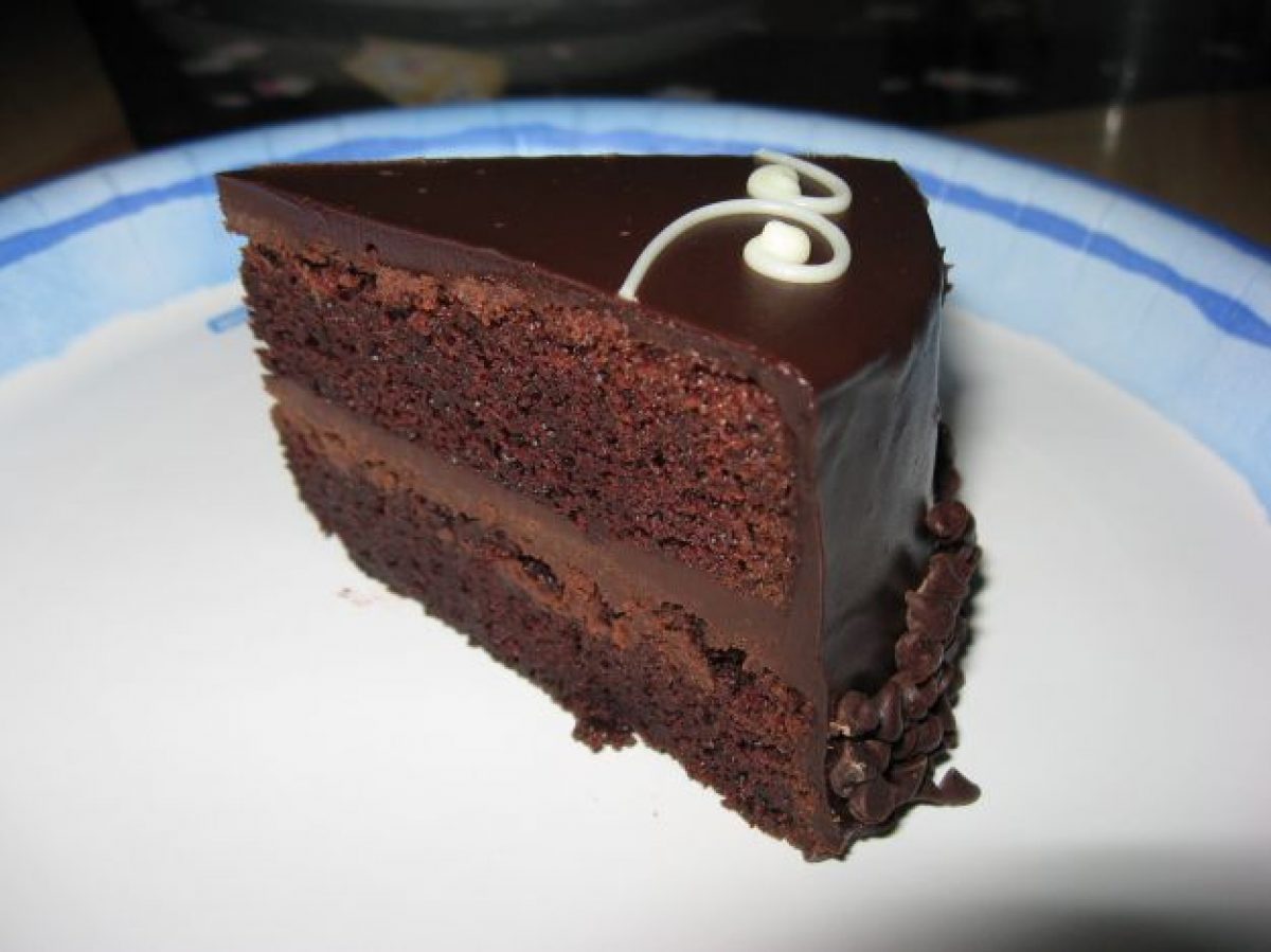 Torta al cioccolato con due creme