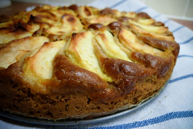 Vegan Apple Cake