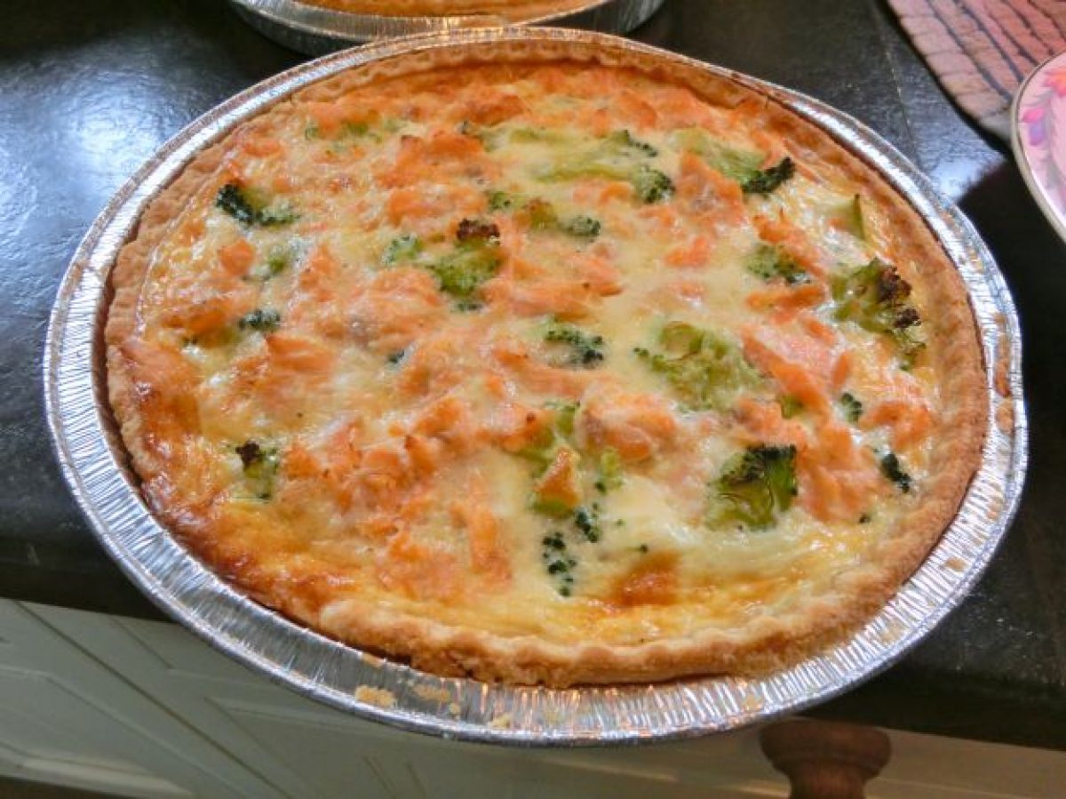 Torta salata con salmone e broccoli