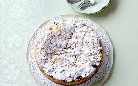 Torta con panna e vino bianco