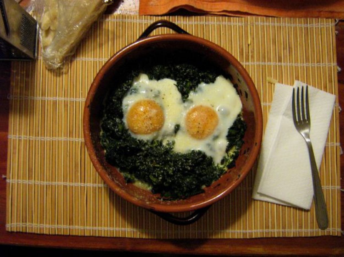Uova con spinaci