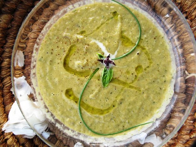 Vellutata di zucchine e yogurt