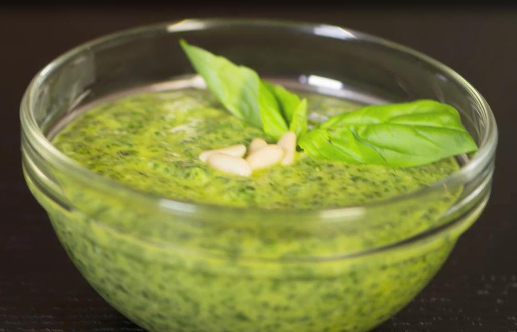 Videoricetta del pesto alla genovese