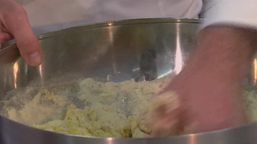 Prepariamo i tagliolini all’uovo fatti in casa