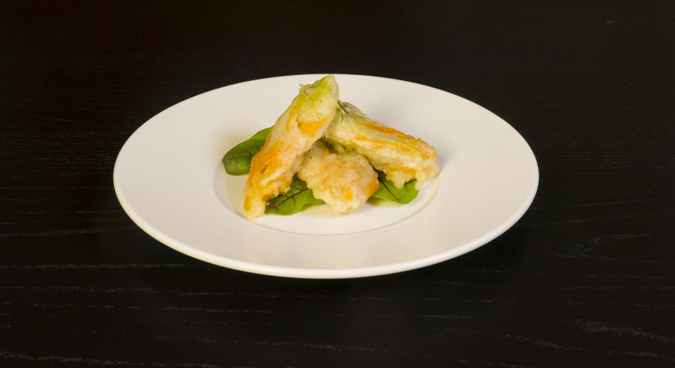 Videoricetta dei fiori di zucca fritti