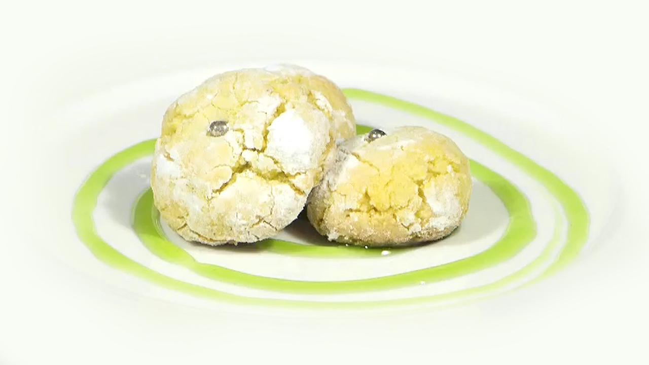 Videoricetta degli amaretti morbidi