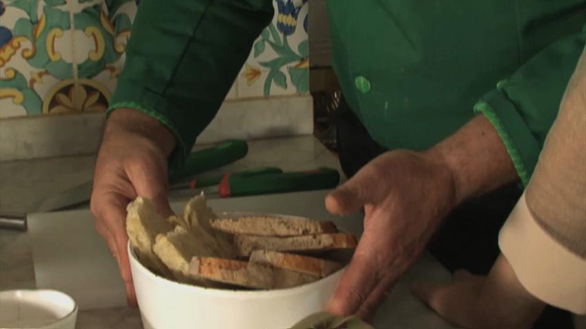 Andy ci insegna a fare gli gnocchi di pane con il taleggio