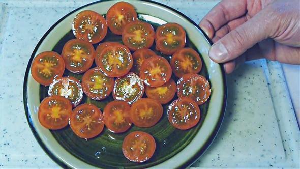 Imparare a tagliare i pomodori ciliegini dai ninja