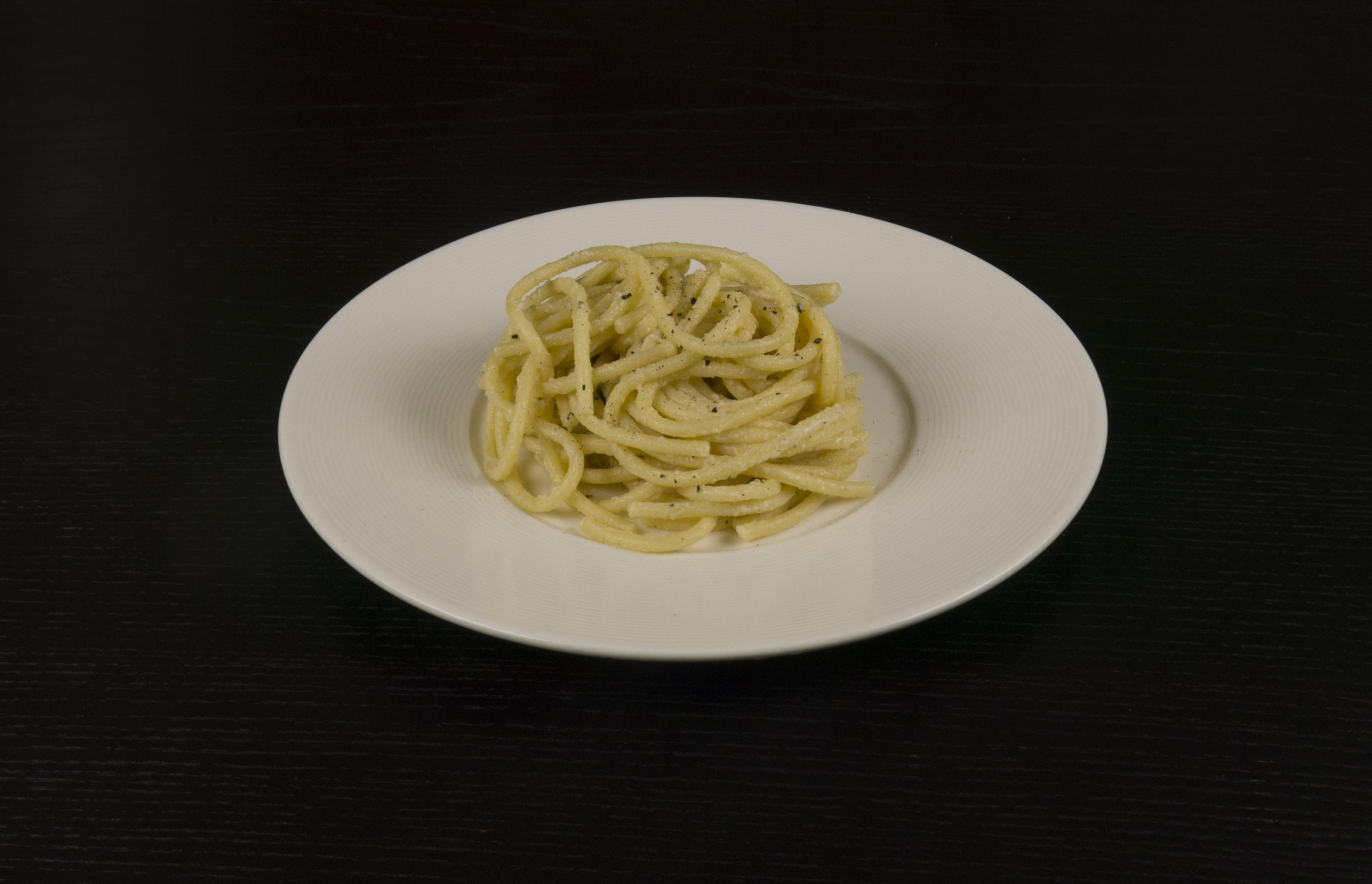 Videoricetta della pasta cacio e pepe