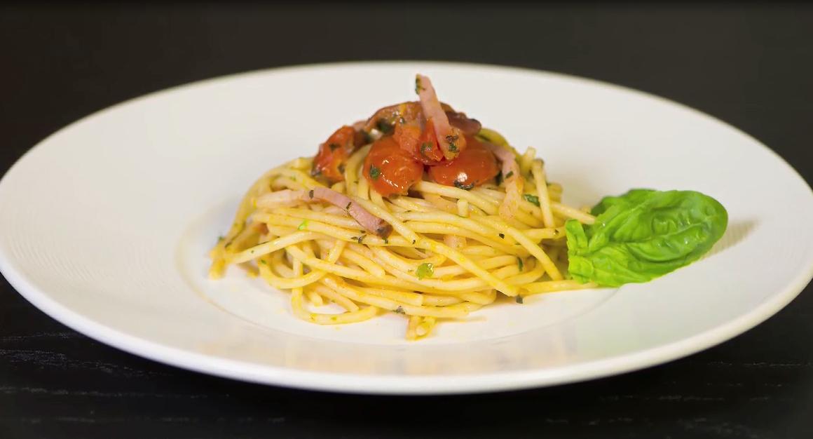 Videoricetta degli spaghetti allo speck