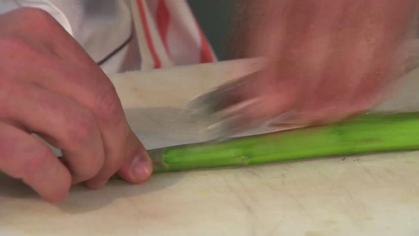 Lo Chef ci insegna a pulire gli asparagi