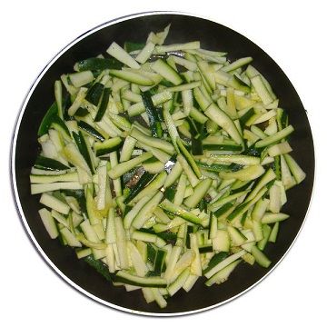 zucchine tagliate a fiammifero